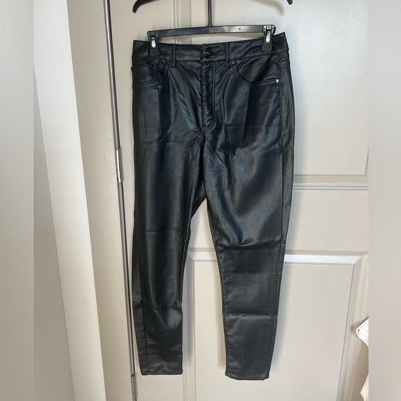 Express Leather Skinny High Rise Pants 6 - Picture 1 of 3